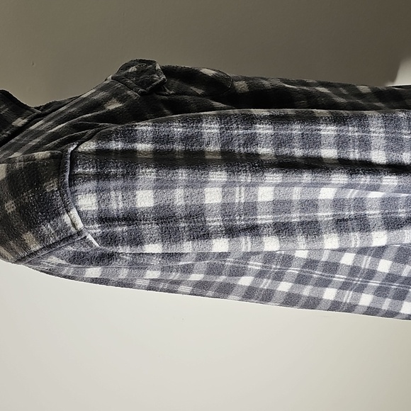 Pilote & Filles Gray & White Plaid Button-Up Shirt/ Fleese. XL - Picture 6 of 11